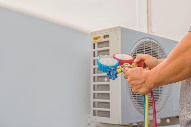 What is R32 refrigerant and why is it a better choice for modern air conditioning systems